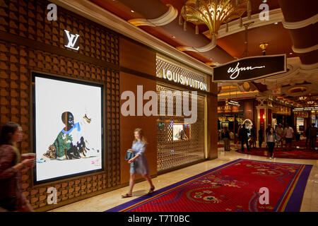 A chandelier at the Wynn Las Vegas hotel and casino Stock Photo: 43288929 - Alamy