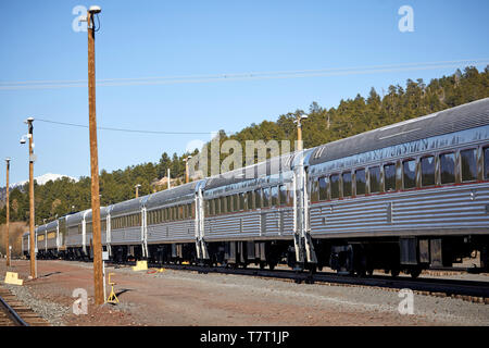 Historic Route 66 city Williams, vintage rolling stock coaches at Grand Canyon Railway Stock Photo
