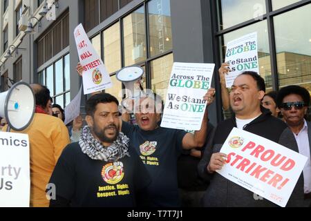 New York, USA. 08th May, 2019. Thousand of drivers for Uber and Lyft turned off their app for two (2) hours starting at 7 a.m. local time in New York City calling for livable incomes, fare regulation and an end to ''unfair'' deactivations, that drivers claimed has left them in fear of losing their livelihoods. Drivers organized by the New York Taxi Workers Alliance (NYTWA) were part of similar protests across the USA and around the world. A rally later, was held outside Uber and Lyft's headquarters in Long Island City. Credit: ZUMA Press, Inc./Alamy Live News Stock Photo