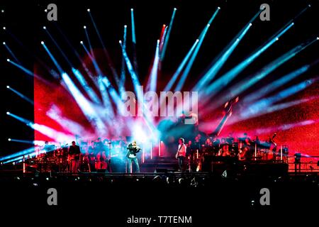 Berlin, Germany. 07th May, 2019. 08.05.2019, star violinist David Garrett live on his crossover tour UNLIMITED - GREATEST HITS at the Mercedes-Benz Arena in Berlin. | usage worldwide Credit: dpa/Alamy Live News