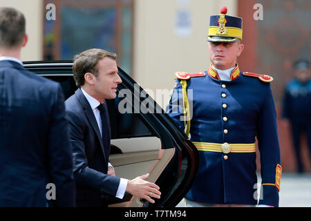 Sibiu, Romania. 9th May, 2019. French President Emmanuel Macron arrives for an European Union (EU) informal summit in Sibiu, Romania, on May 9, 2019. The leaders of the EU member states on Thursday agreed on defending 'one Europe' and upholding the rules-based international order in their '10 commitments' declaration, made at an informal summit in Sibiu, central Romania. Credit: Cristian Cristel/Xinhua/Alamy Live News Stock Photo