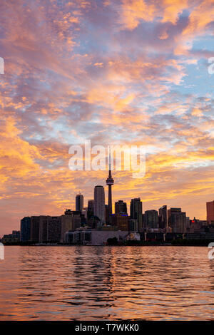 Canada, province of Ontario, the city of Toronto, the city and its skyscrapers at sunset from the shores of Lake Ontario Stock Photo