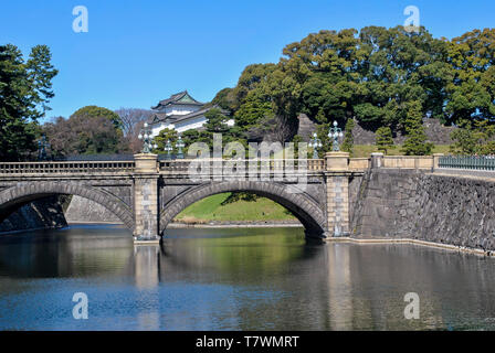 Seimon Ishibashi bridge which leads to the main gate of the Imperial Palace.  Behind, Imperial Residence (Kokyo).  Chidoya, Tokyo, Japan. Stock Photo