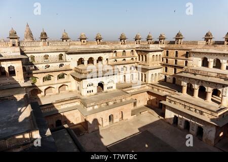 India, Madhya Pradesh, Orchha, Raja Mahal palace courtyard Stock Photo