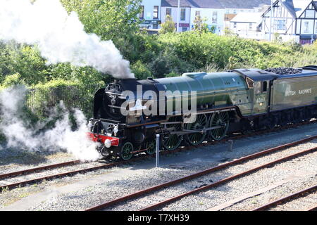 The 60163 Tornado steam locomotive hauling the Ynys mon express from Crewe to Holyhead Stock Photo