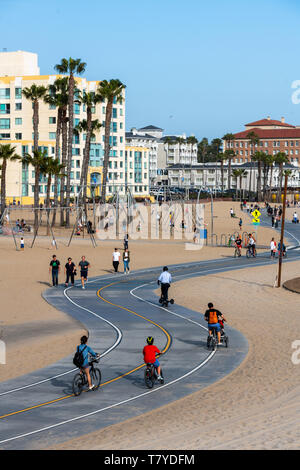 Santa Monica, Los Angeles, California, USA: people having a walk on the beach *** Local Caption *** Stock Photo