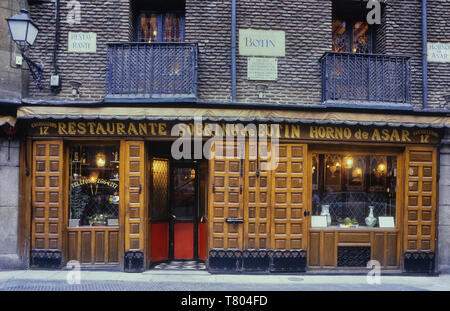 Sobrino de Botín restaurant, Madrid, Spain. Circa 1980's Stock Photo