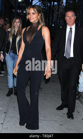 New York, NY, USA. 9th May, 2019. Halle Berry arriving to the World premiere of John Wick: Chapter 3 Parabellum in Brooklyn, New York City on May 9, 2019. Credit: Rw/Media Punch/Alamy Live News Stock Photo