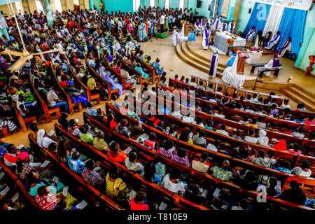 Sunday Mass in a Catholic church in Ouagadougou, Burkina Faso, West Africa, Africa Stock Photo