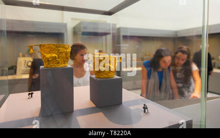 Vasija de Oro, Tumba de Tholos, Museo Arqueológico Nacional, Atenas, Grecia Stock Photo