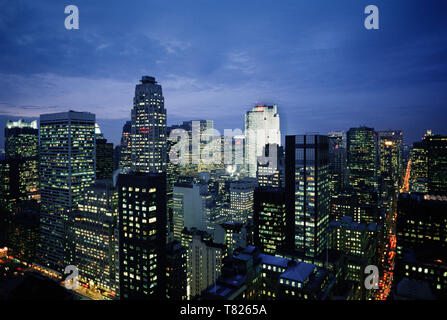 1990s Dusk Manhattan Skyline, New York, USA Stock Photo