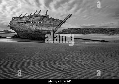 Bad Eddie shipwreck on beach in Bunbeg County Donegal, Ireland Stock Photo