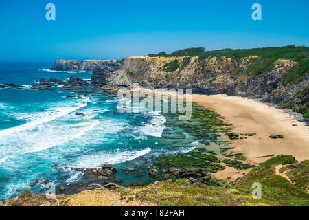 Portugal, Alentejo region, Southwest Alentejano and Costa Vicentina Natural Park, the hike Rota Vicentina between Odeceixe and Zambujeira do Mar on the fishermen trail, Amalia beach Stock Photo