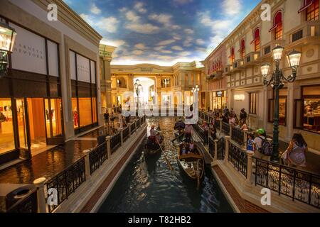 United States, Nevada, Las Vegas, adjacent to the Venetian Grand Canal Shoppes is a shopping center in the middle of which runs a canal Stock Photo