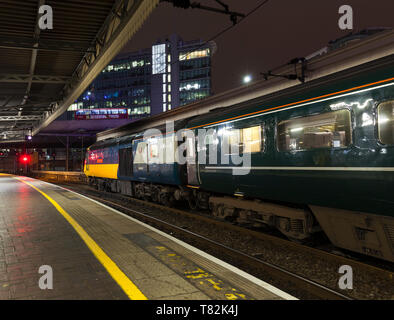 Carrying the original inter-city 125 livery applied to mark the run down of the fleet,  43002 Sir Kenneth Grange waits at London Paddington station Stock Photo