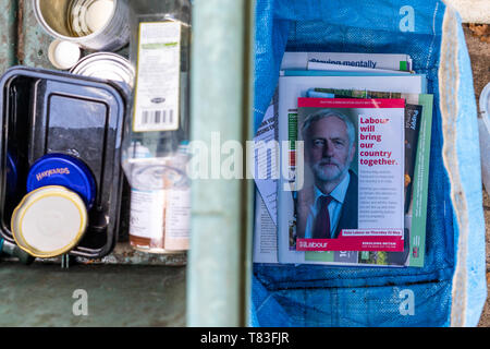 Cor-bin. Political flyer straight into the domestic recycling container. The main parties may lose out in the EU elections. Stock Photo