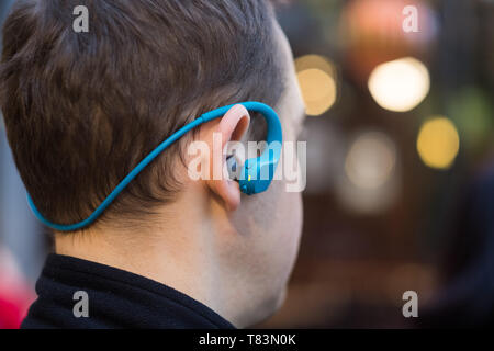 3D Cat Ear Headphones 2 Colors And Poses - TurboSquid 2049187