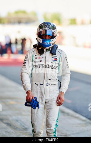 Circuit de Barcelona-Catalunya, Barcelona, Spain. 10th May, 2019. Formula One Grand Prix of Spain, Friday free practice; Valtteri Bottas of the Mercedes Team walks back to the garage during the free practice 2 Credit: Action Plus Sports/Alamy Live News Stock Photo