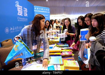San Diego, USA. 10th May, 2019. Attendees visit an education exhibition at the 12th National Chinese Language Conference (NCLC) in San Diego, the United States, on May 10, 2019. The 12th NCLC of the United States kicked off Thursday evening in the coastal city of San Diego in the western U.S. state of California. More than 1,300 teachers, administrators and policymakers from the United States and seven other countries took part in the three-day event. Credit: Zhao Hanrong/Xinhua/Alamy Live News Stock Photo