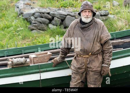 Old icelandic fishing station hi-res stock photography and images