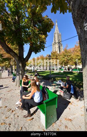 Switzerland, canton of Berne, Berne, the old town listed as World Heritage by UNESCO, Cathedral Terrace (Munsterplattform) and the cathedral St. Vincent (Munster) bell tower Stock Photo