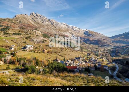 France, Hautes Alpes, Dévoluy massif, Saint Etienne en Dévoluy, the village Stock Photo
