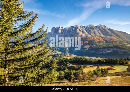France, Hautes Alpes, Dévoluy massif, Agnieres en Dévoluy, the Mountain of Faraut Stock Photo