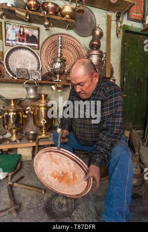 Azerbaijan, Lahic, metalworker Stock Photo