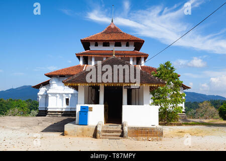 Sri Lanka Kandy Lankatilake buddhist temple Stock Photo - Alamy