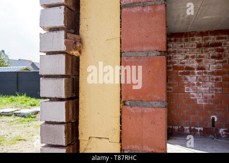 New insulated cavity wall detail Stock Photo - Alamy