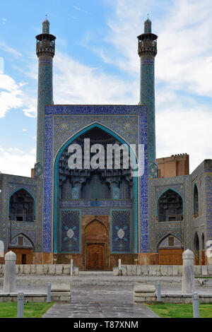 The Shah Mosque also known as Masjed-e Jadid-e Abbasi Mosque the one of the architectural masterpieces of Iranian, lokated on the Naghsh-i Jahan Squar Stock Photo