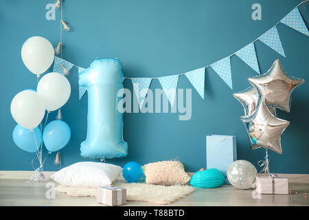 Birthday party decorations room hi-res stock photography and images - Alamy