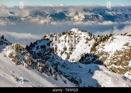 France, Isère (38), Belledonne, Chamrousse, upper Robert lakes, views of the Chartreuse mountains in the background Stock Photo