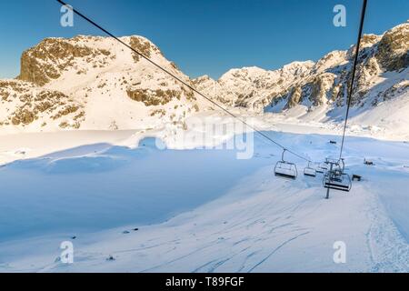 France, Isère (38), Belledonne, Chamrousse, on the chairlift to Robert Lakes, 2250 m altitude Stock Photo