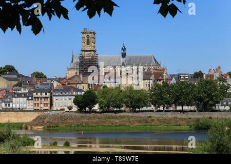 France, Nievre, Nevers, cathedral Saint Cyr et Sainte Julitte on the way to Saint Jacques de Compostela Stock Photo