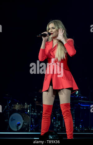 May 10, 2019 - Grand Rapids, Iowa, U.S - KELSEA BALLERINI during the Miss Me More Tour at US Cellular Center in Cedar Rapids, Iowa (Credit Image: © Daniel DeSlover/ZUMA Wire) Stock Photo