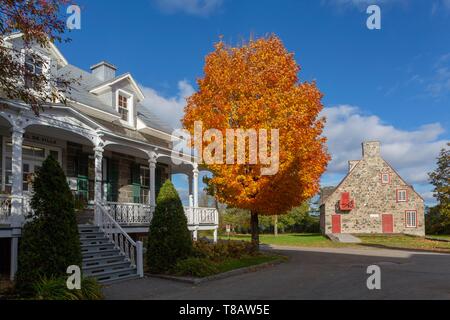 Canada, Province of Quebec, Chemin du Roy, Quebec National Capital Region, Deschambault, Old Presbytery and Town Hall Stock Photo