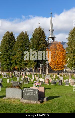 Canada, Province of Quebec, Chemin du Roy, Quebec National Capital Region, Deschambault, St. Joseph Church and Cemetery Stock Photo