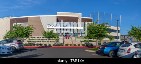 Hillsboro, Oregon - May 11, 2019 : TopGolf, Entertainment venue with swanky lounge with drinks & games Stock Photo