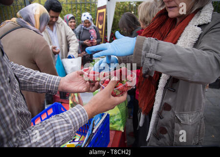 Roma, Italy. 11th May, 2019. A project organized by the Eco dalle Città association with the sponsorship of the I municipality to the new Esquilino market in Rome Credit: Matteo Nardone/Pacific Press/Alamy Live News Stock Photo