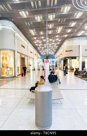 The F Terminal Gates At Charles De Gaulle Cdg Airport In Roissy Stock Photo Alamy