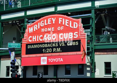 Chicago, Illinois, USA. The iconic marquee above the main entry gate to Wrigley Field on a game day afternoon. Stock Photo