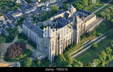 France, Sarthe, Solesmes, the church and Saint Pierre abbey (aerial view) Stock Photo