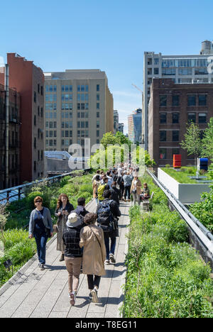 The high line, urban park redeveloped from an abandoned elevated rail line in Chelsea, Manhattan New york city, NY / USA Stock Photo