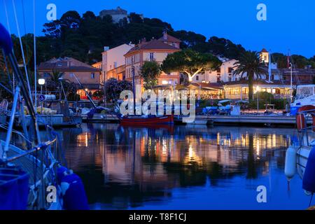 France, Var, Hyeres Islands, Porquerolles Island, Port Cros National Park, Porquerolles village, the port Stock Photo