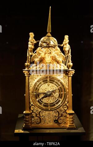 Germany, Baden Wurttemberg, Stuttgart, Schillerplatz, Wurttemberg regional museum (Landesmuseum Wurttemberg) in the old Castle (altes Stiftsschloss), clock collection, Wall weight clock Stock Photo