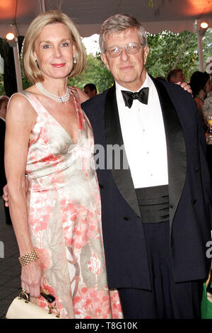 Bronx, USA. 7 June, 2007. Gillian Miniter, Guest at the 2007 New York Botanical Garden Conservatory Ball at New York Botanical Garden. Credit: Steve Mack/Alamy Stock Photo