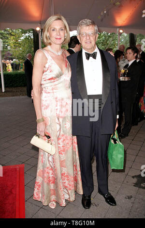 Bronx, USA. 7 June, 2007. Gillian Miniter, Guest at the 2007 New York Botanical Garden Conservatory Ball at New York Botanical Garden. Credit: Steve Mack/Alamy Stock Photo