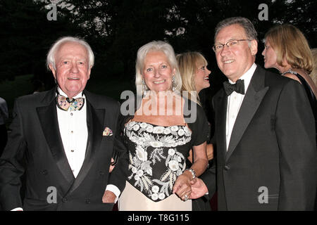 Bronx, USA. 7 June, 2007. Guest, Friederike Biggs, Gregory Long at the 2007 New York Botanical Garden Conservatory Ball at New York Botanical Garden. Credit: Steve Mack/Alamy Stock Photo