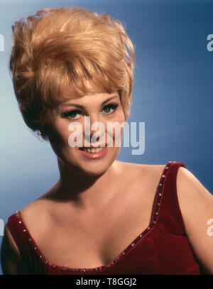 Margit Schramm, deutsche Opern-, Lied- und Operettensängerin / Sopran, Deutschand 1960er Jahre. German opera and operette singer Margit Schramm, Germany 1960s. Stock Photo